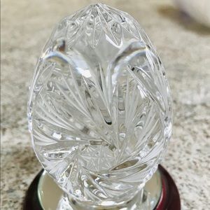 Mayflower glass pine cone